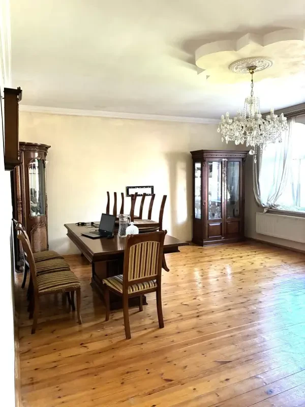Kirayə verilir 7 otaqlı həyət evi 235 m²