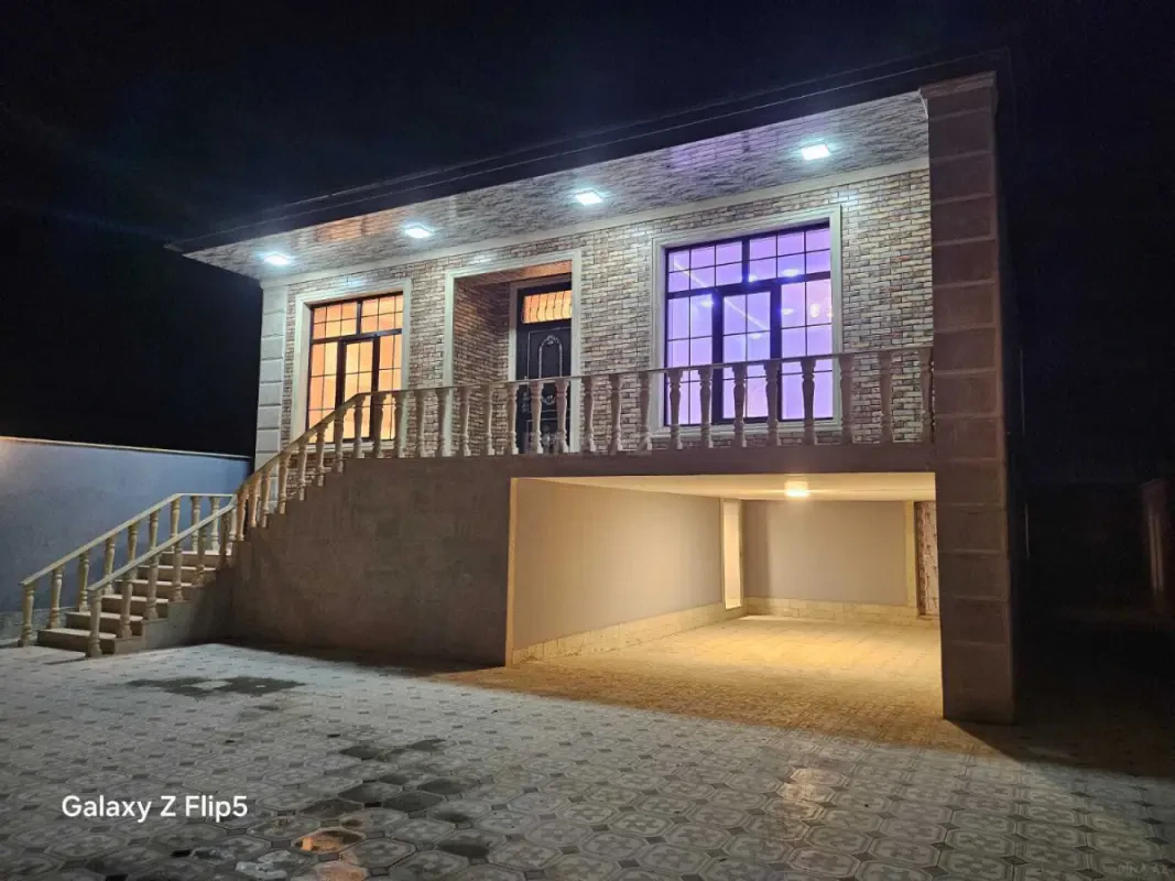 Satılır 6 otaqlı həyət evi 200 m²
