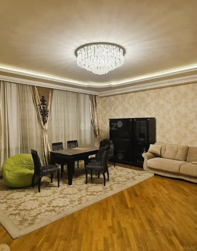 Kirayə verilir 3 otaqlı mənzil 130 m²