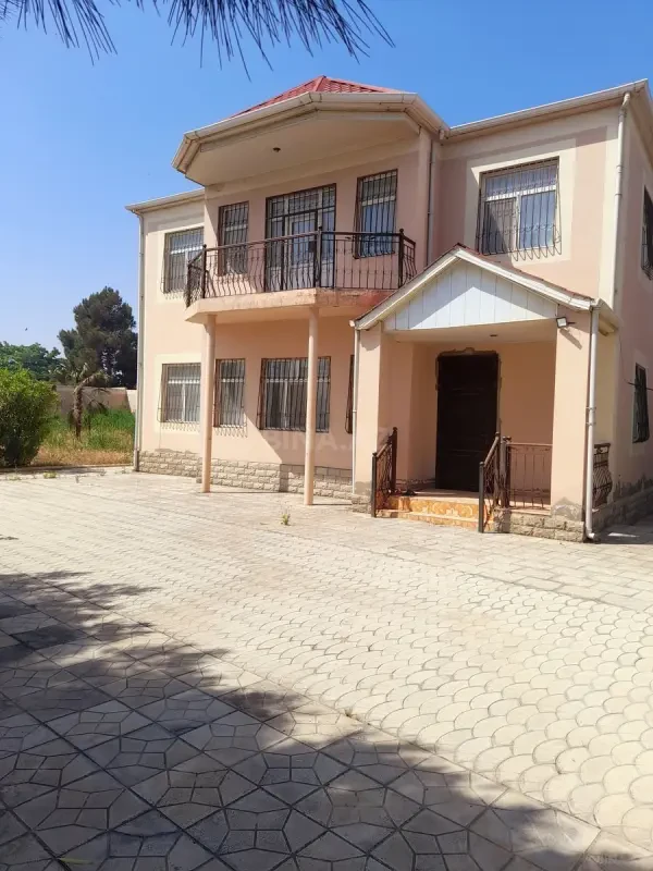 Kirayə verilir 6 otaqlı həyət evi 260 m²