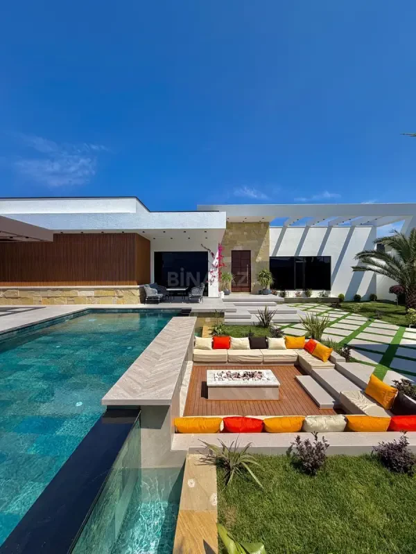 Satılır 5 otaqlı həyət evi 240 m²