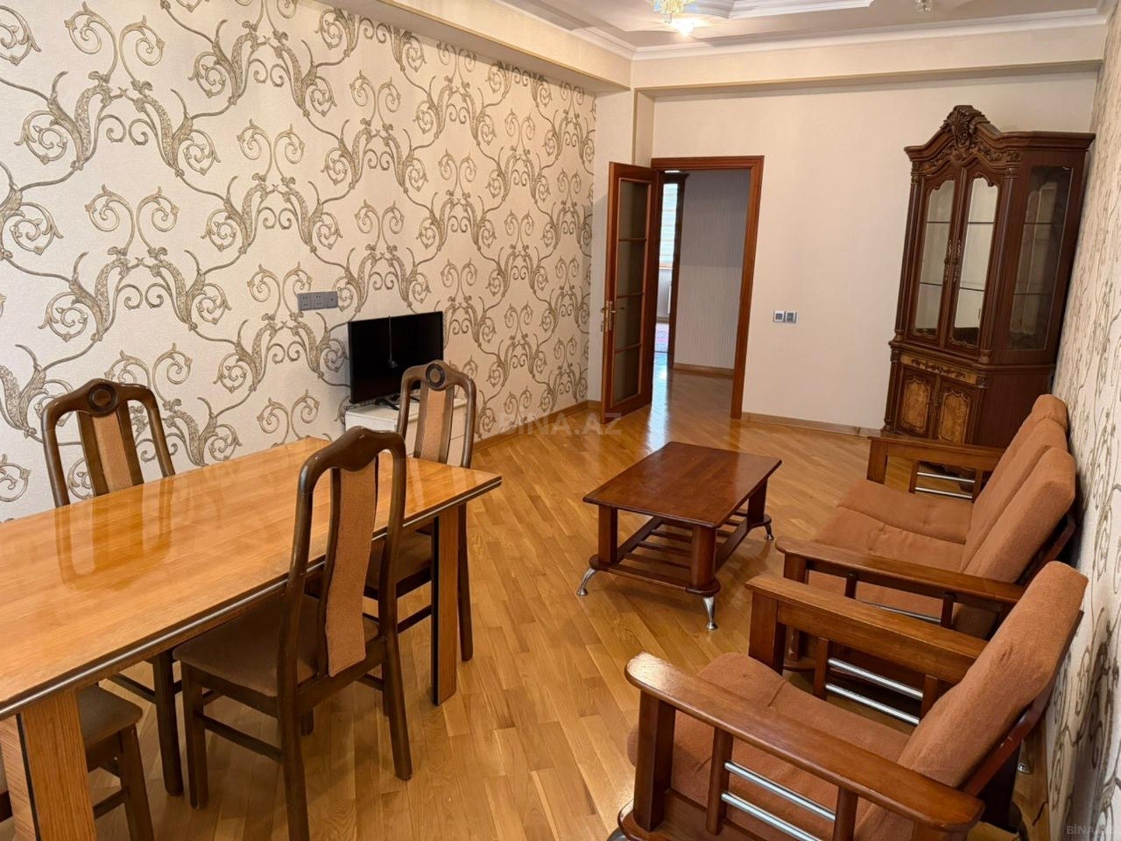 Kirayə verilir 2 otaqlı mənzil 84 m²