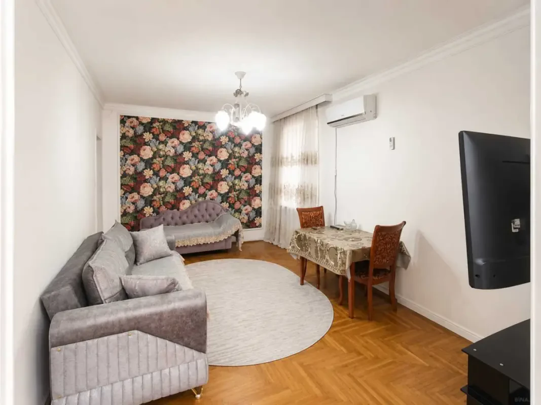 Kirayə verilir 2 otaqlı mənzil 55 m²