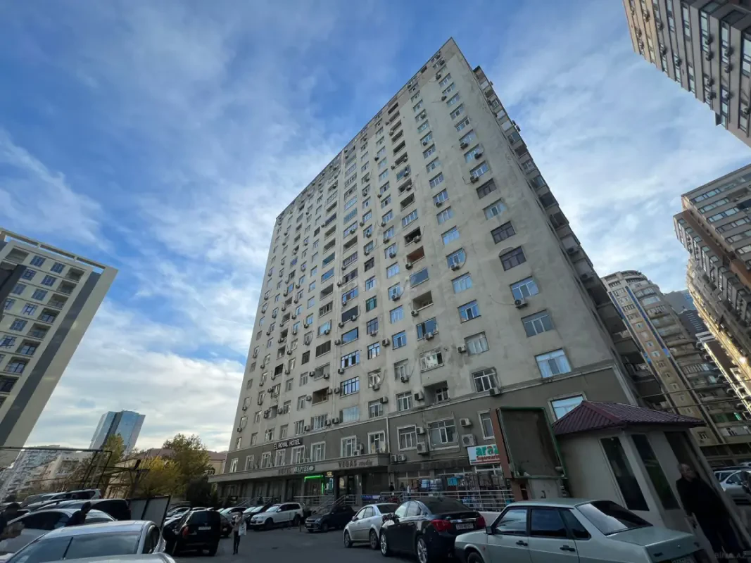 Satılır 2 otaqlı mənzil 92.5 m²
