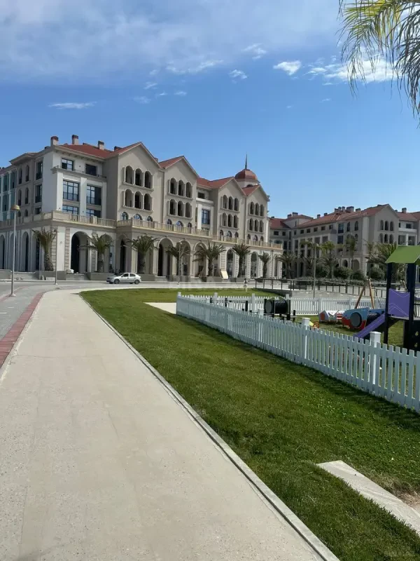 Satılır 2 otaqlı mənzil 104.4 m²