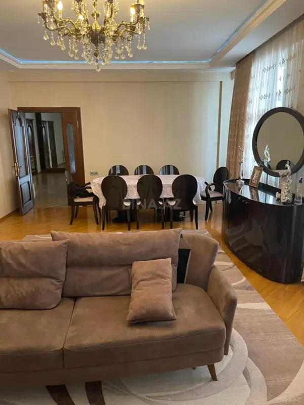Kirayə verilir 2 otaqlı mənzil 180 m²