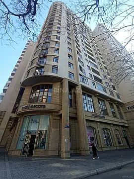 Satılır 4 otaqlı mənzil 221 m² — Bakı 4 otaq 221.00 m²