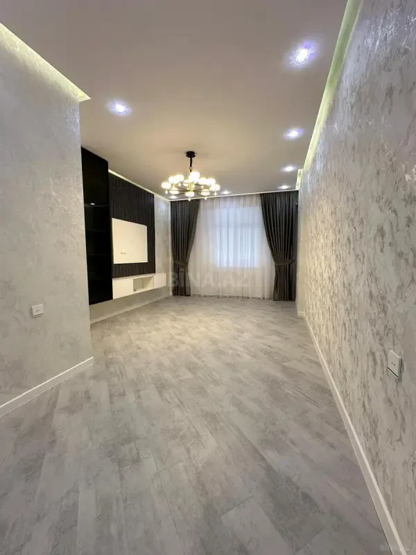 Satılır 3 otaqlı mənzil 126 m²