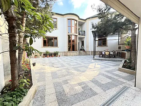 Satılır 9 otaqlı həyət evi 300 m² — Bakı, Bakıxanov 9 otaq 300.00 m²