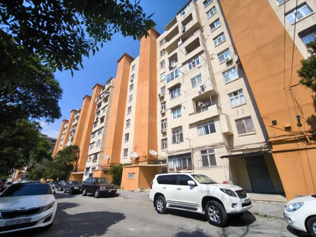 Satılır 4 otaqlı mənzil 100 m²