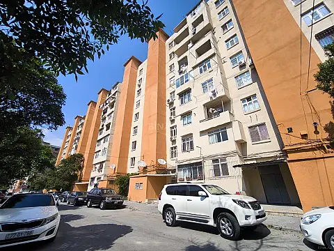 Satılır 4 otaqlı mənzil 100 m² — Bakı, Həzi Aslanov qəs. 4 otaq 100.00 m²