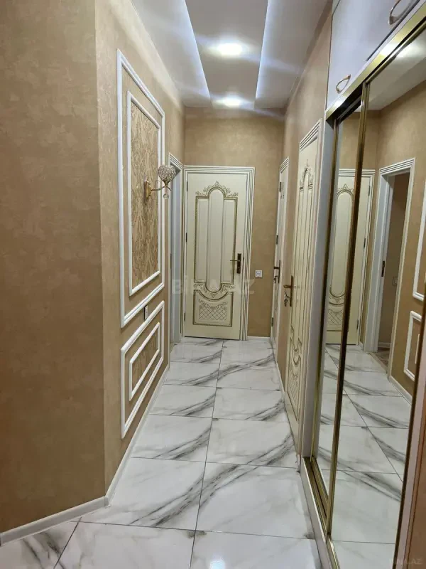 Kirayə verilir 2 otaqlı mənzil 90 m²