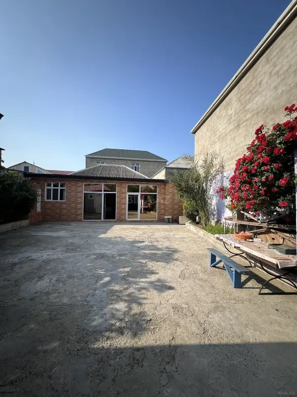 Satılır 5 otaqlı həyət evi 120 m²