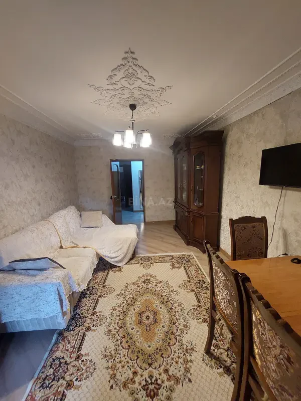 Satılır 5 otaqlı mənzil 120 m²
