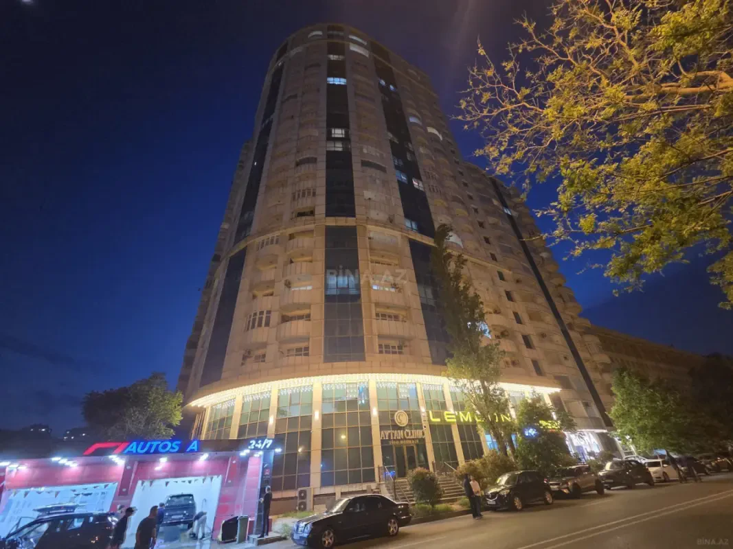 Satılır 3 otaqlı mənzil 122 m²