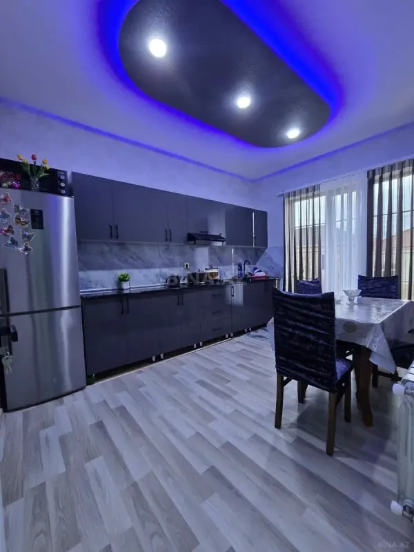 Satılır 6 otaqlı həyət evi 200 m²