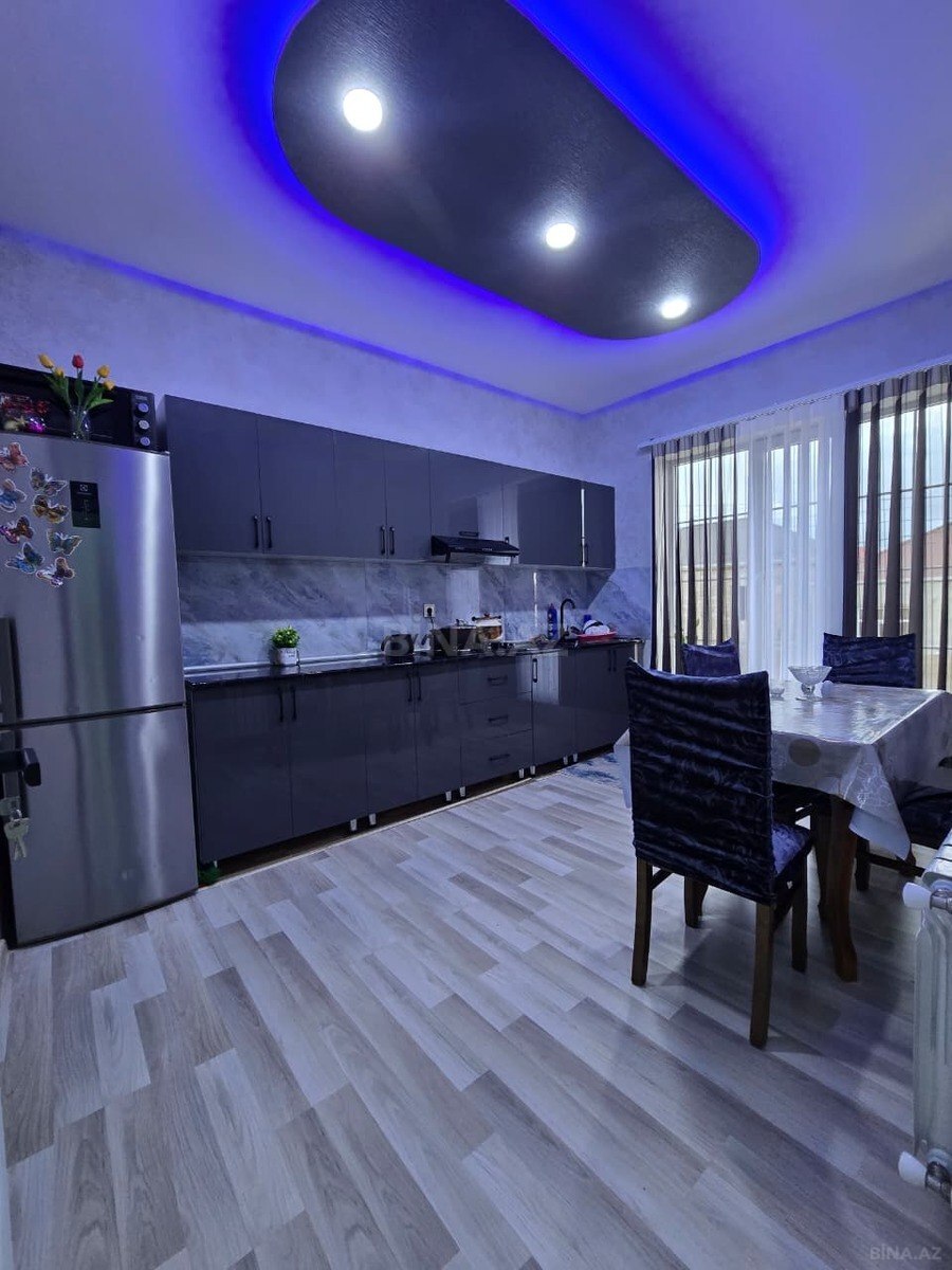 Satılır 6 otaqlı həyət evi 200 m²