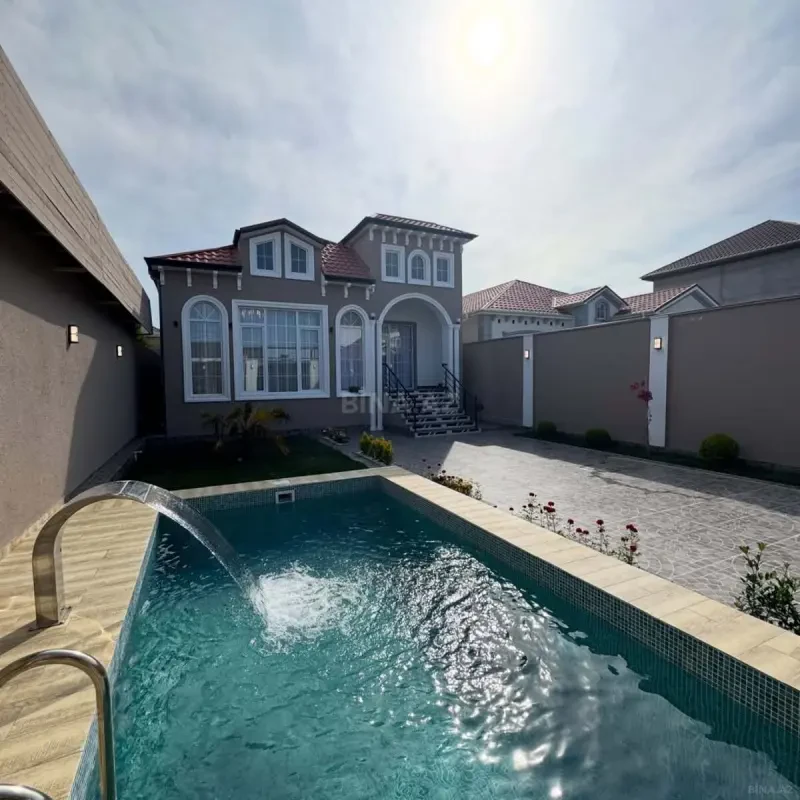 Satılır 4 otaqlı həyət evi 140 m²