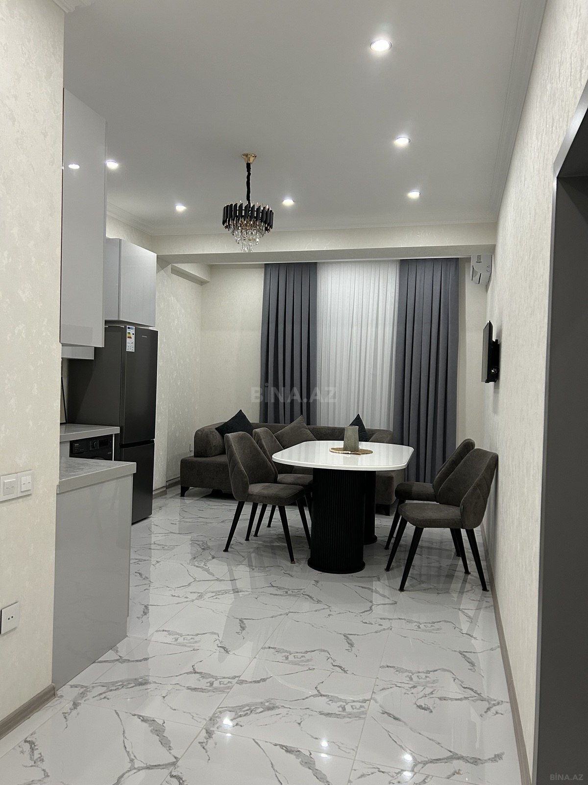 Kirayə verilir 2 otaqlı mənzil 55 m²