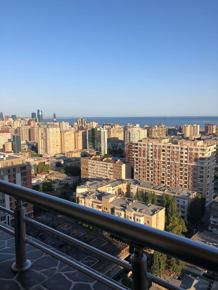 Satılır 3 otaqlı mənzil 155 m²