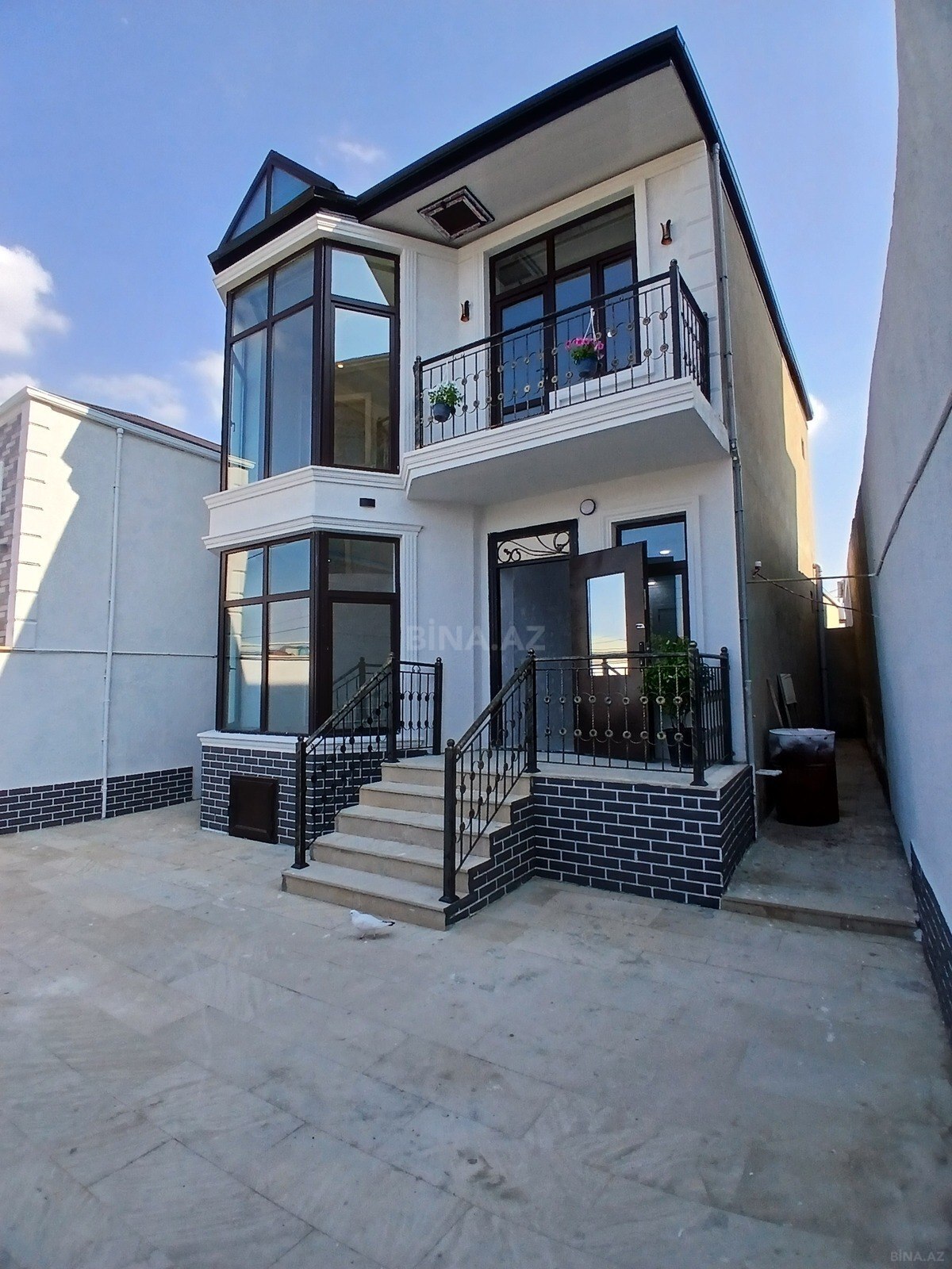 Satılır 4 otaqlı həyət evi 145 m²