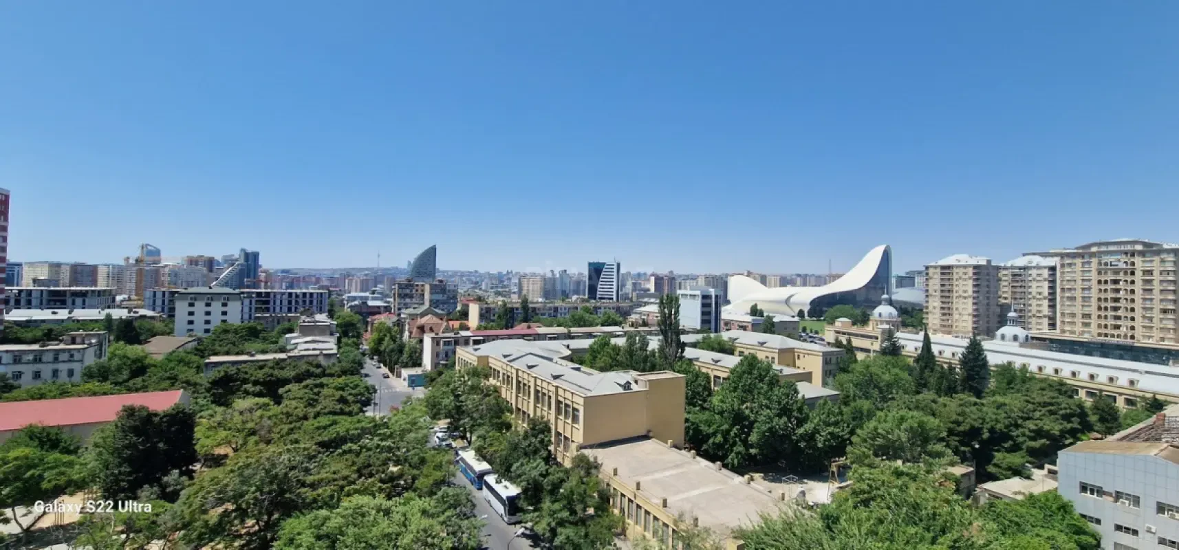 Kirayə verilir 4 otaqlı mənzil 170 m²