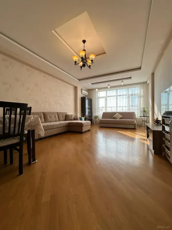 Satılır 2 otaqlı mənzil 88 m²