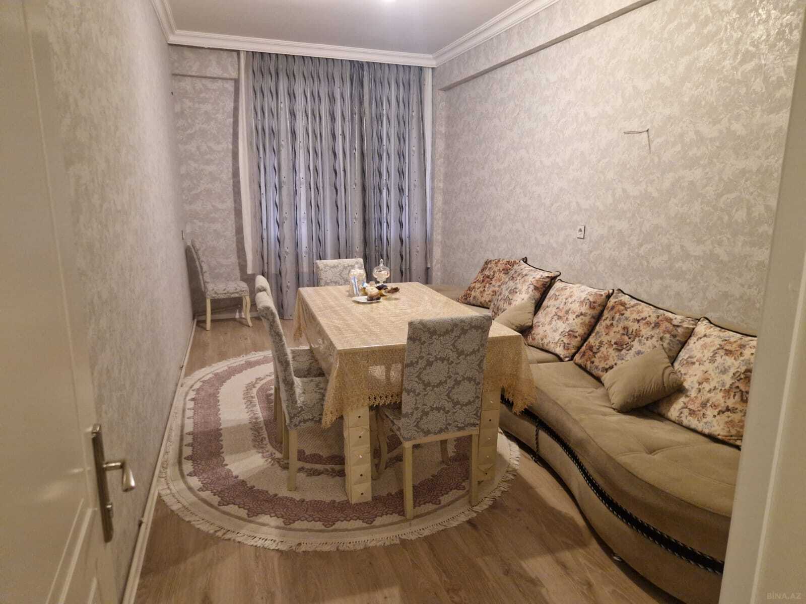 Kirayə verilir 2 otaqlı mənzil 67 m²