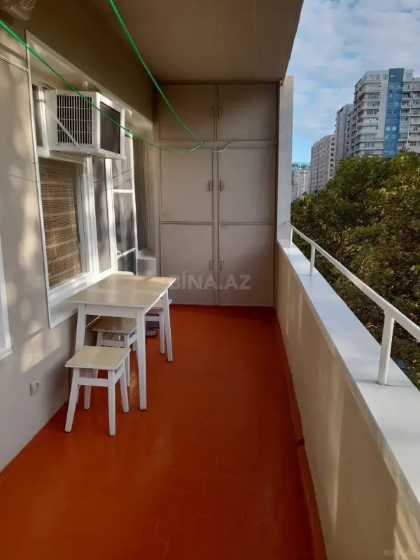 Satılır 2 otaqlı mənzil 70 m²