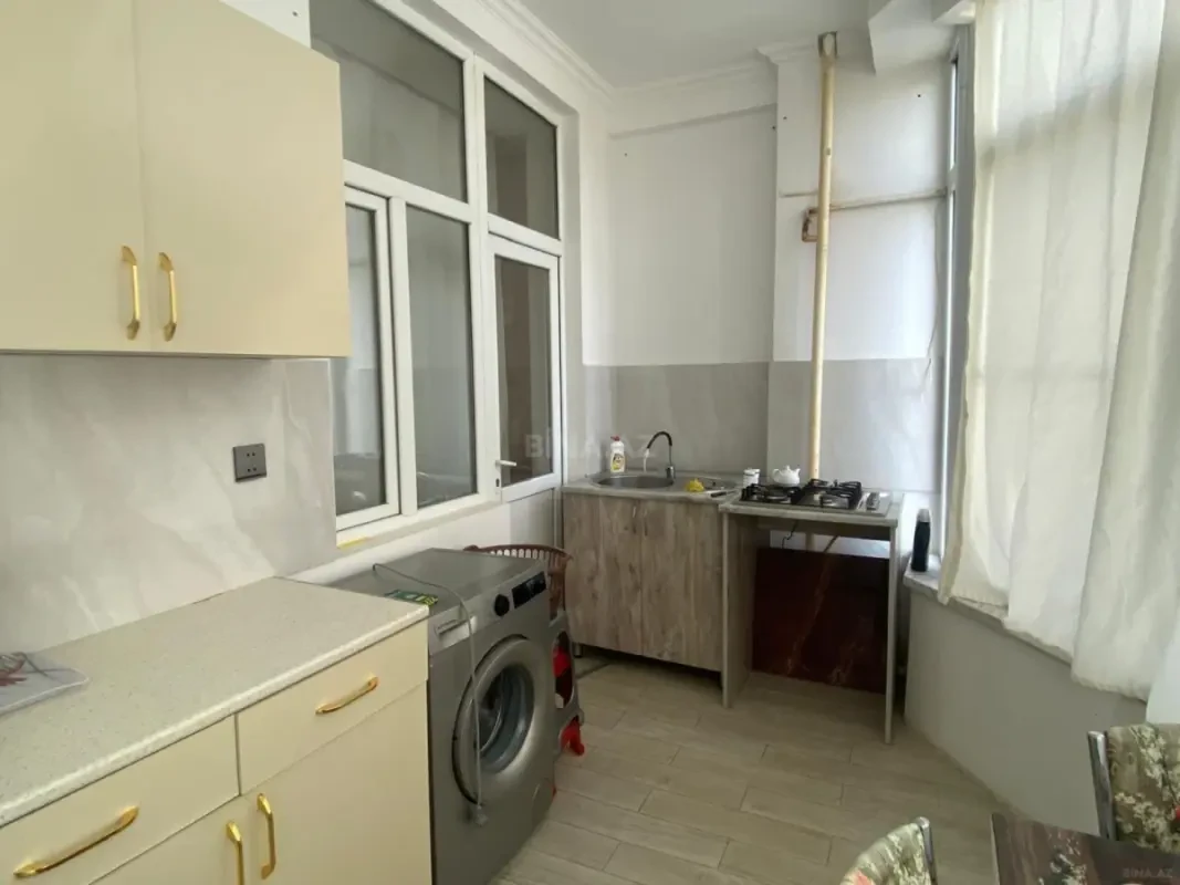 Kirayə verilir 2 otaqlı mənzil 71 m²