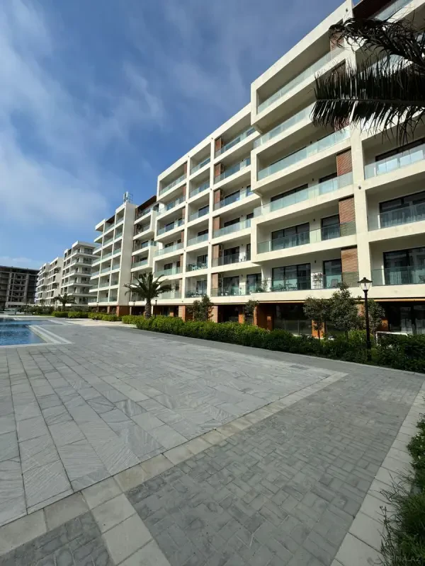 Satılır 2 otaqlı mənzil 91.9 m²