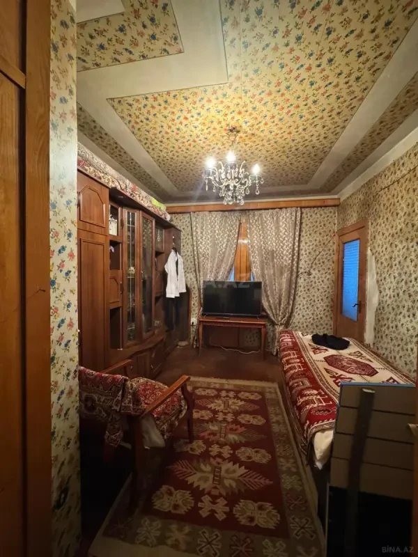 Satılır 5 otaqlı mənzil 120 m²