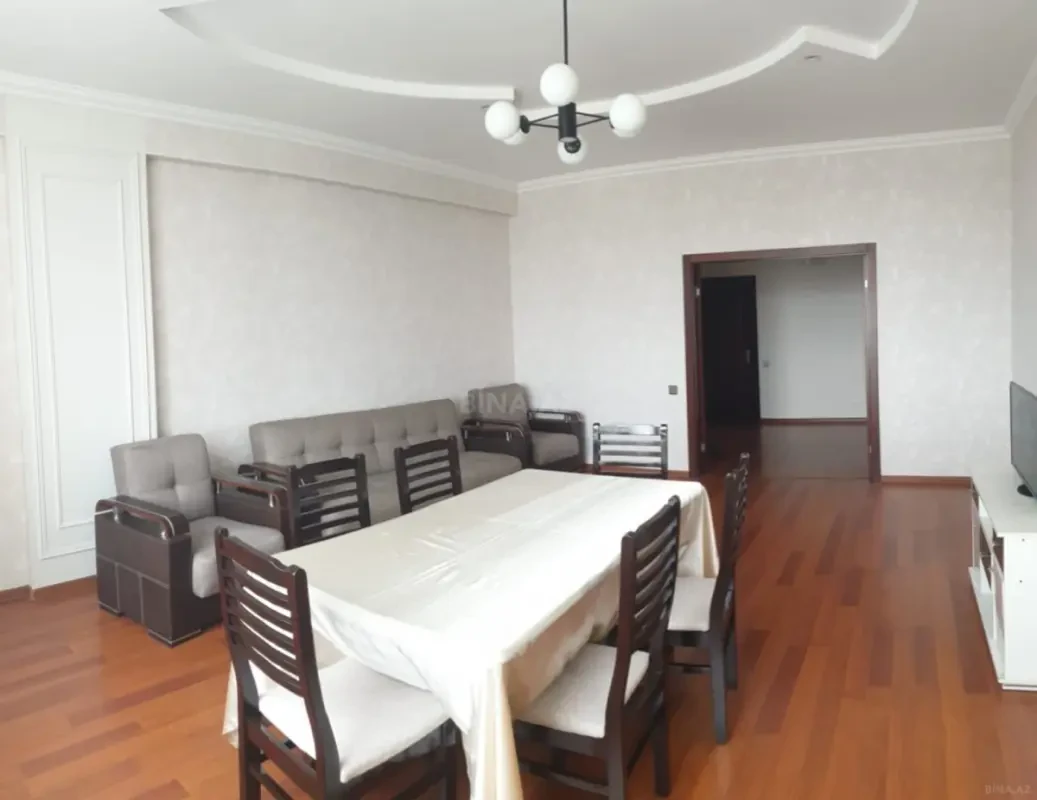 Kirayə verilir 3 otaqlı mənzil 138 m²