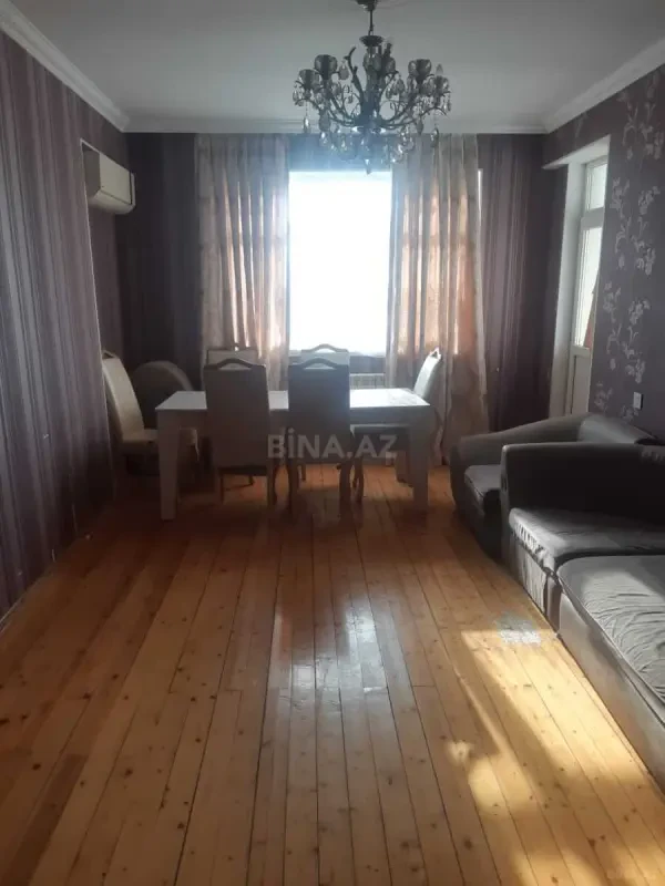 Kirayə verilir 2 otaqlı mənzil 95 m²