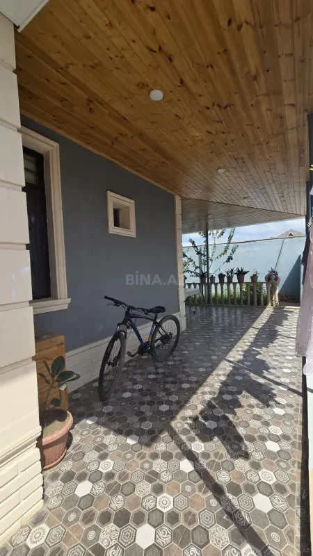 Satılır 5 otaqlı həyət evi 210 m²