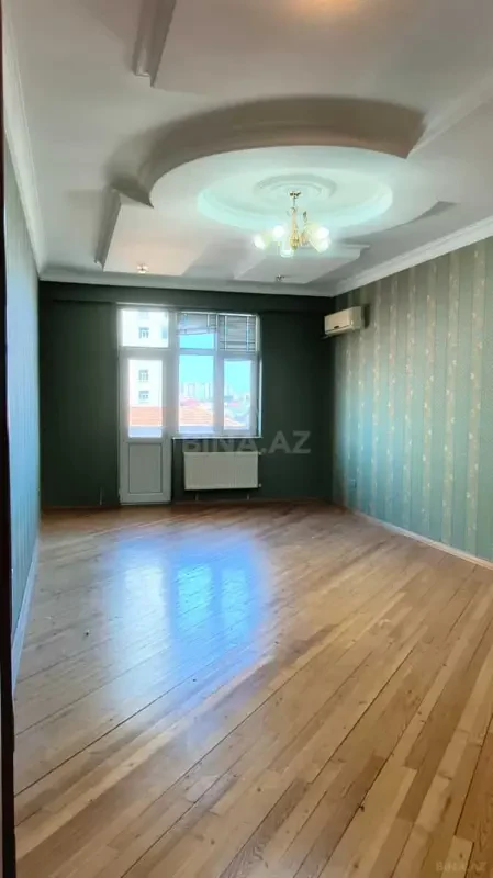 Satılır 3 otaqlı mənzil 150 m²