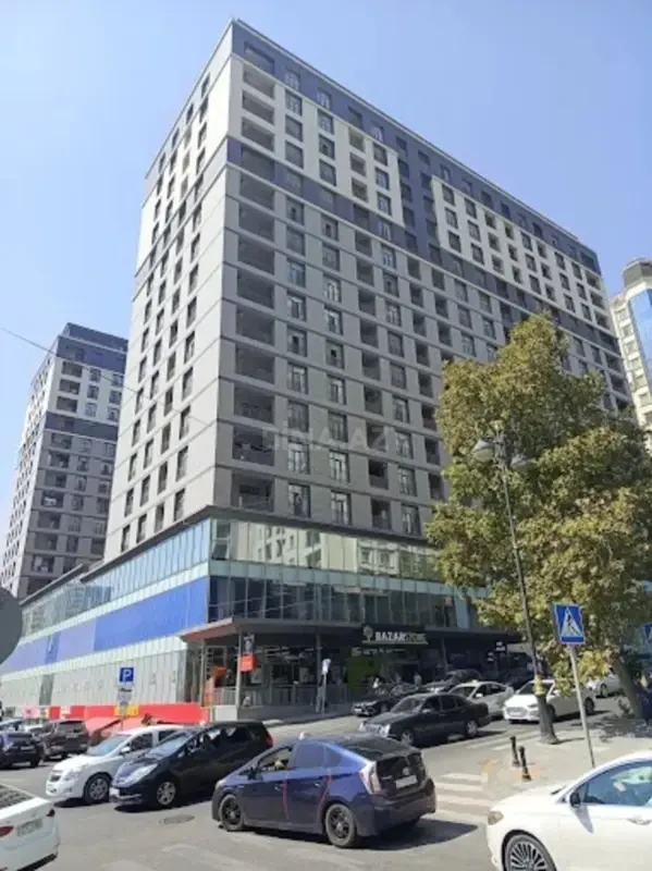 Satılır 3 otaqlı mənzil 145.5 m²