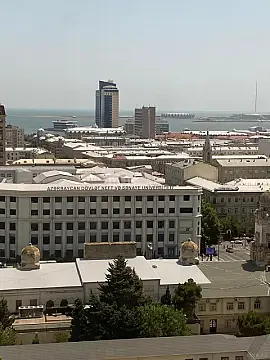 Satılır 3 otaqlı mənzil 131.5 m² — Bakı 3 otaq 131.50 m²