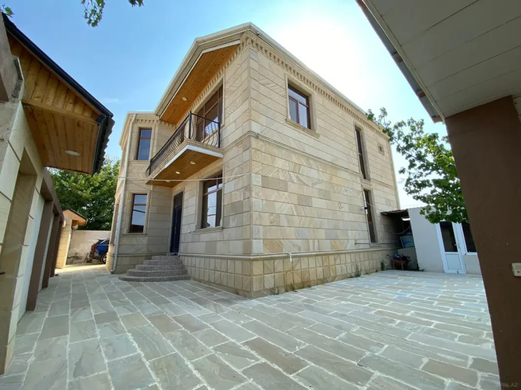 Satılır 5 otaqlı həyət evi 218 m²