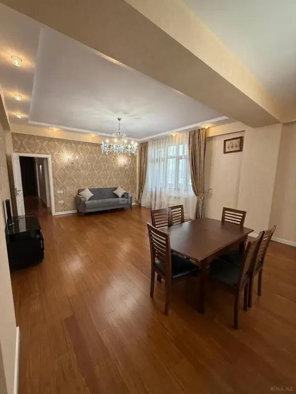 Kirayə verilir 3 otaqlı mənzil 135 m²