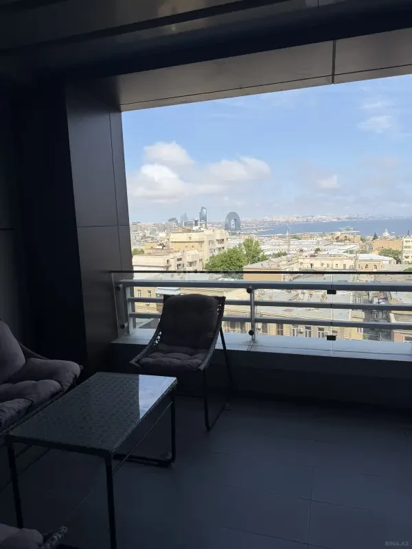 Kirayə verilir 2 otaqlı mənzil 87 m²