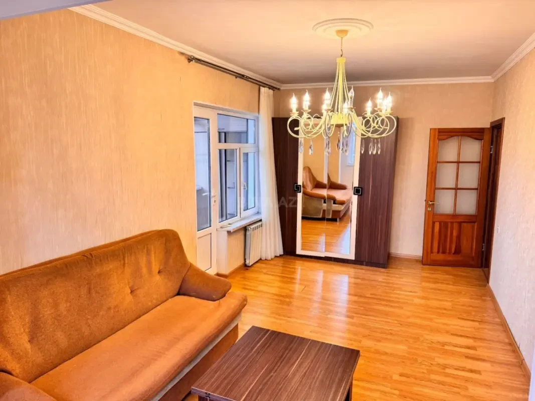 Satılır 1 otaqlı mənzil 40 m²