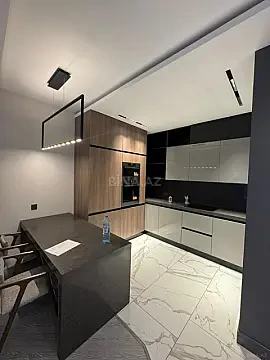 Kirayə verilir 3 otaqlı mənzil 130 m² — Bakı 3 otaq 130.00 m²