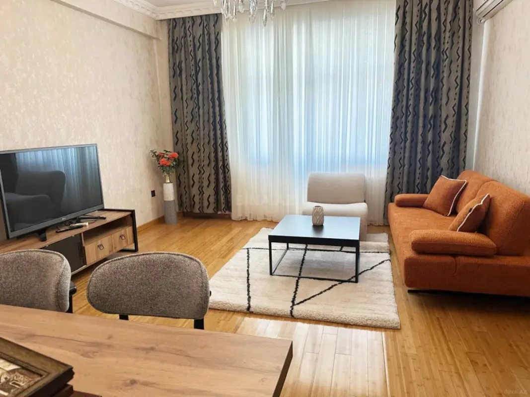 Kirayə verilir 2 otaqlı mənzil 75 m²
