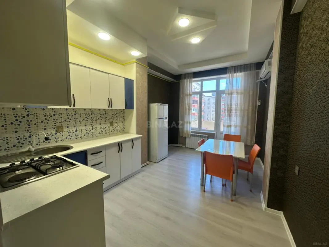 Kirayə verilir 2 otaqlı mənzil 70 m²