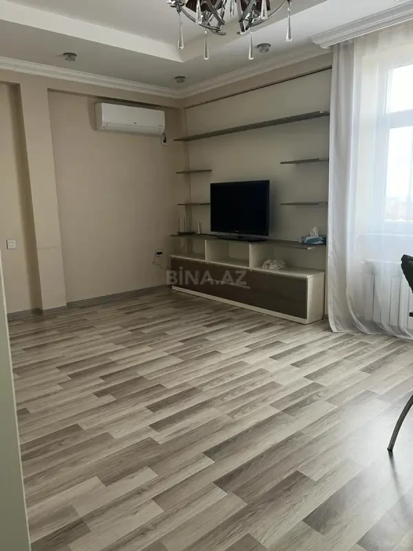 Kirayə verilir 2 otaqlı mənzil 90 m²