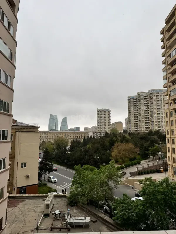 Kirayə verilir 3 otaqlı mənzil 102 m²