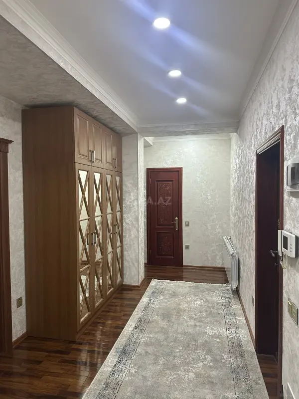 Kirayə verilir 2 otaqlı mənzil 93 m²
