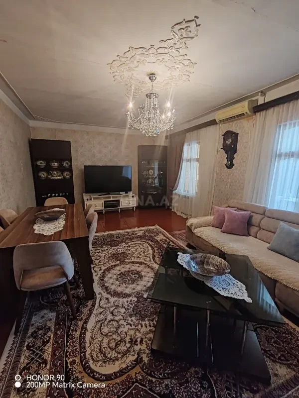 Satılır 4 otaqlı mənzil 80 m²