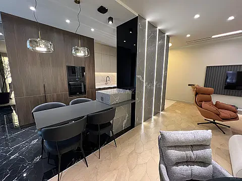 Satılır 3 otaqlı mənzil 148 m² — Bakı 3 otaq 148.00 m²